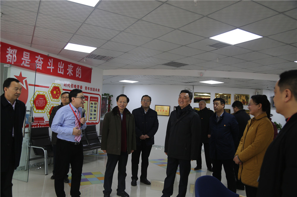 熱烈歡迎全國(guó)總工會(huì)副主席，書記處書記魏地春及省總工會(huì)王保存主席一行蒞臨安陽(yáng)青峰網(wǎng)絡(luò)參觀指導(dǎo)